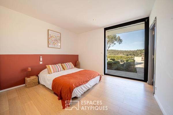 Villa d’architecte avec vue panoramique dans domaine sécurisé