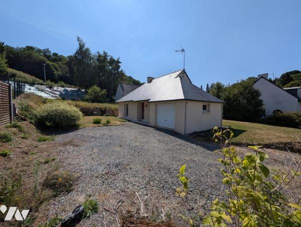 LANNION – Maison de plain-pied en excellent état, proche du centre-ville