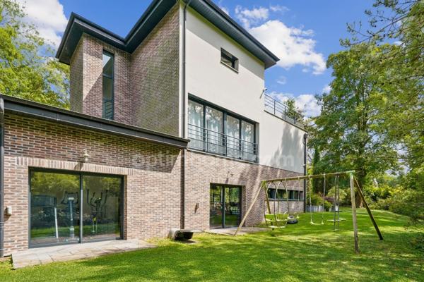 REUIL MALMAISON (92) - Maison contemporaine de 235m² 1500m² terrain
