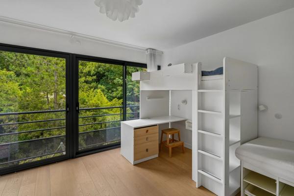 REUIL MALMAISON (92) - Maison contemporaine de 235m² 1500m² terrain
