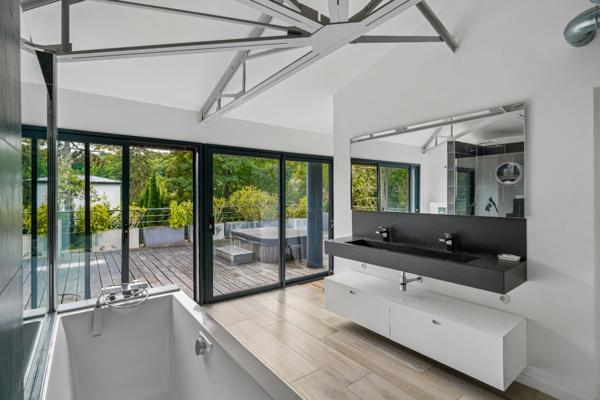 REUIL MALMAISON (92) - Maison contemporaine de 235m² 1500m² terrain