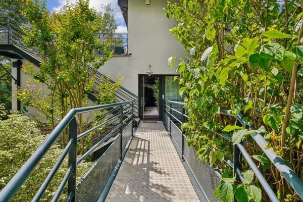 REUIL MALMAISON (92) - Maison contemporaine de 235m² 1500m² terrain
