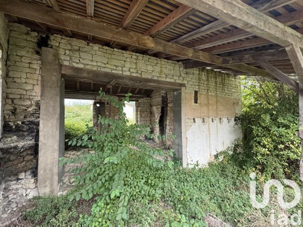 Maison 2 pièces de 40 m² à Saint-Léger-de-Montbrillais (86120)