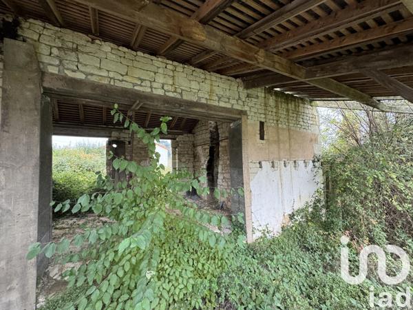 Maison 2 pièces de 40 m² à Saint-Léger-de-Montbrillais (86120)