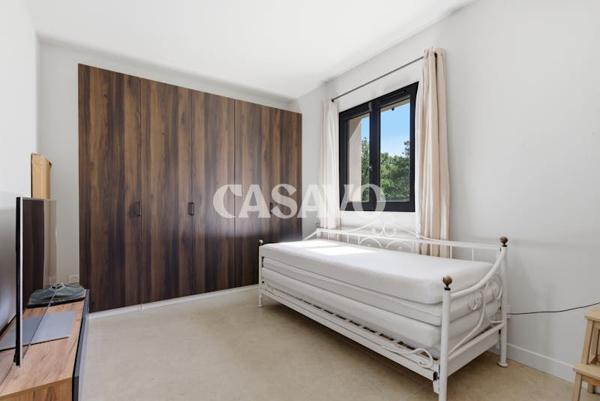 Vente Maison 5 pièces de 180m² - 13760 Saint-Cannat