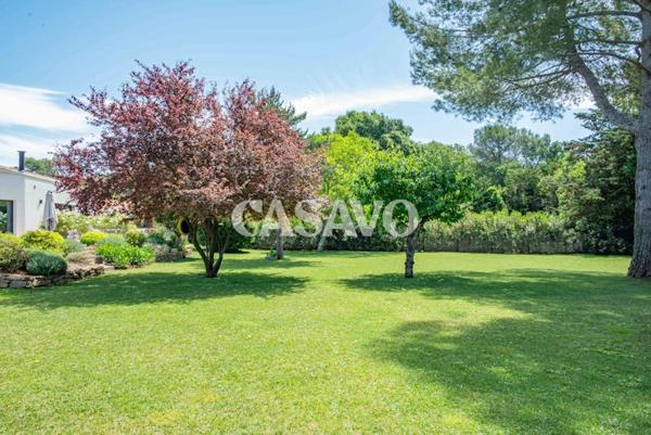 Vente Maison 5 pièces de 180m² - 13760 Saint-Cannat