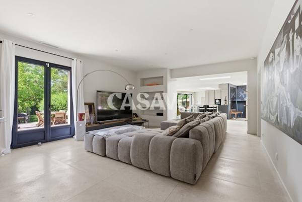 Vente Maison 5 pièces de 180m² - 13760 Saint-Cannat