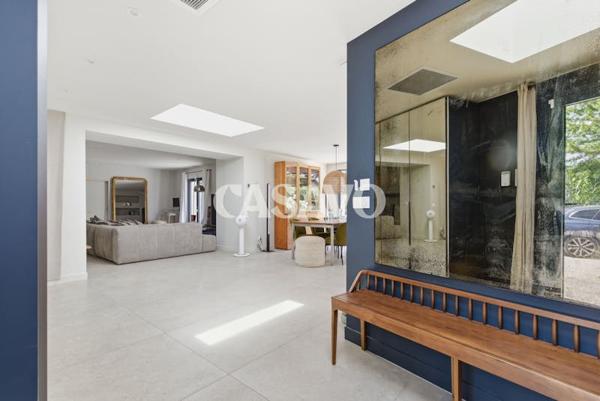 Vente Maison 5 pièces de 180m² - 13760 Saint-Cannat