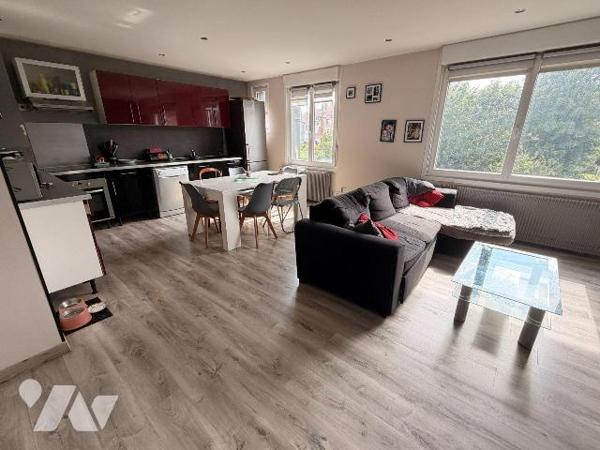 En exclusivité chez votre Notaire, maison de ville sur Coudekerque-Branche secteur Sainte-Germa...