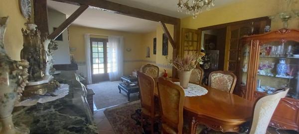 Belle villa plain pied avec sous-sol et jardin