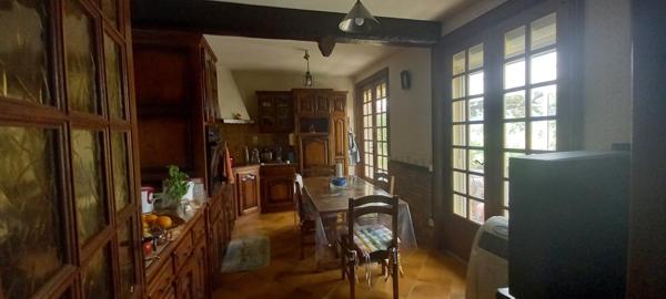 Belle villa plain pied avec sous-sol et jardin