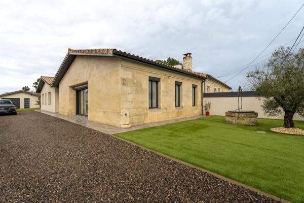 Maison contemporaine rénovée de 147 m² à Blanquefort