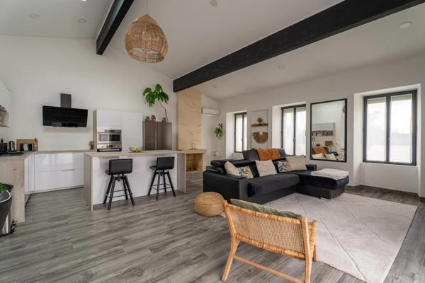 Maison contemporaine rénovée de 147 m² à Blanquefort