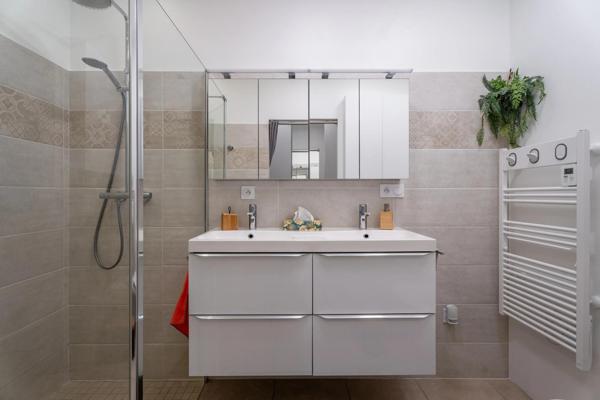 Maison contemporaine rénovée de 147 m² à Blanquefort