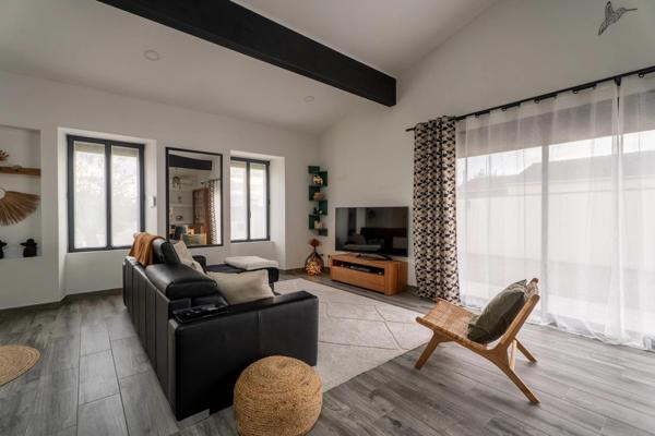 Maison contemporaine rénovée de 147 m² à Blanquefort