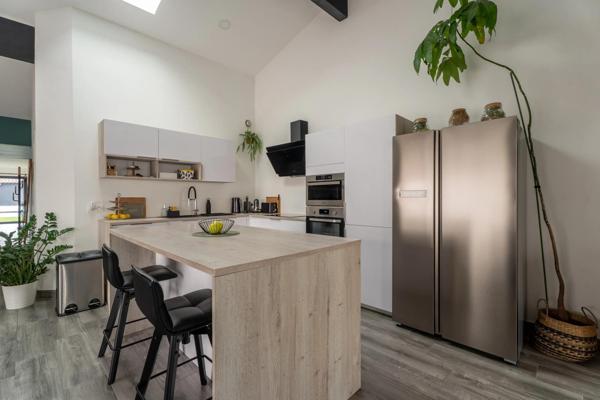 Maison contemporaine rénovée de 147 m² à Blanquefort