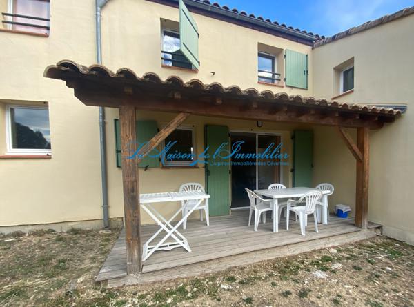 Située au cœur des Cévennes, au sein de son riche patrimoine, cette maison de 44 m2 de type F3 avec terrasse e