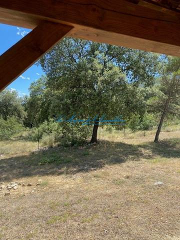 Située au cœur des Cévennes, au sein de son riche patrimoine, cette maison de 44 m2 de type F3 avec terrasse e