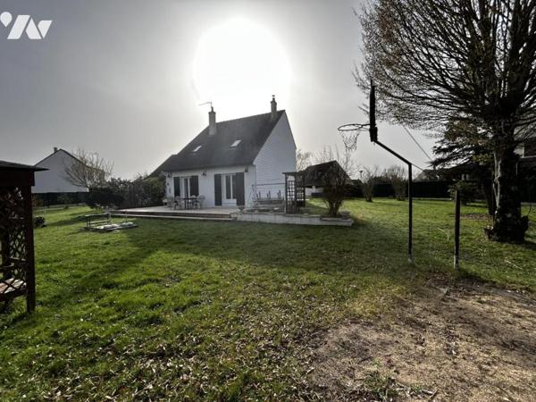 Maison familiale au calme, en impasse, avec double garage et jardin arboré
