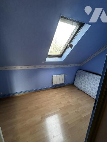 Maison familiale au calme, en impasse, avec double garage et jardin arboré