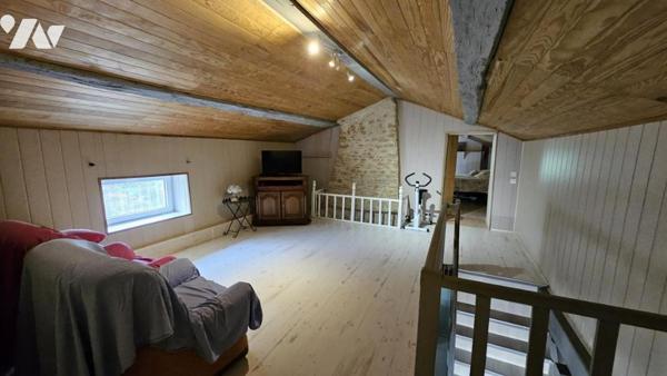 A vendre à CHAMPAGNE-LE-SEC, Charmante maison ancienne au sein d'un terrain de 741m²