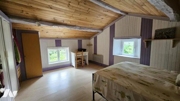 A vendre à CHAMPAGNE-LE-SEC, Charmante maison ancienne au sein d'un terrain de 741m²