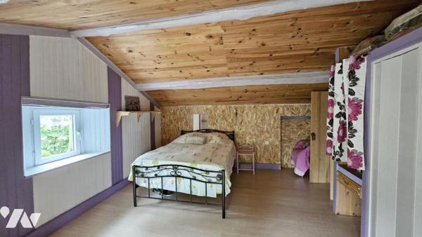 A vendre à CHAMPAGNE-LE-SEC, Charmante maison ancienne au sein d'un terrain de 741m²