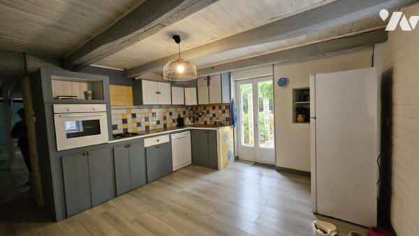 A vendre à CHAMPAGNE-LE-SEC, Charmante maison ancienne au sein d'un terrain de 741m²