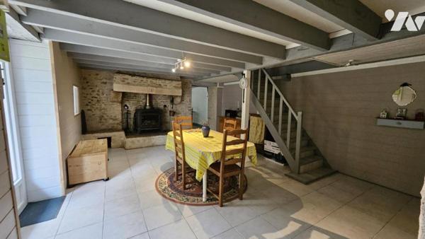 A vendre à CHAMPAGNE-LE-SEC, Charmante maison ancienne au sein d'un terrain de 741m²