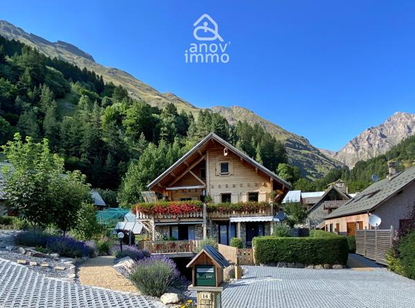 Chalet
                                                                                                                                                                                                                                                                                                                        9 pièce(s)                                                                                                                                                                                                          6 chambre(s)                                                                                                                                                                                                          271.8  m²