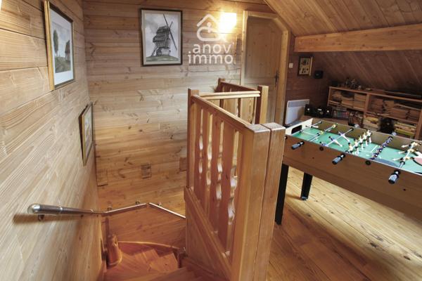 Chalet
                                                                                                                                                                                                                                                                                                                        9 pièce(s)                                                                                                                                                                                                          6 chambre(s)                                                                                                                                                                                                          271.8  m²