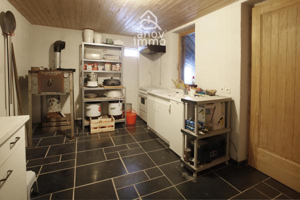 Chalet
                                                                                                                                                                                                                                                                                                                        9 pièce(s)                                                                                                                                                                                                          6 chambre(s)                                                                                                                                                                                                          271.8  m²
