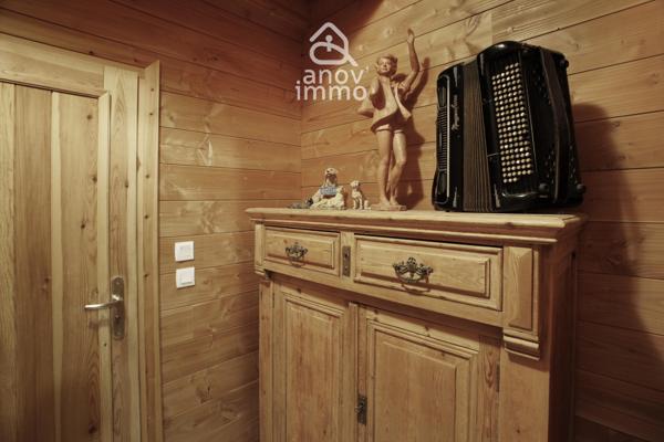 Chalet
                                                                                                                                                                                                                                                                                                                        9 pièce(s)                                                                                                                                                                                                          6 chambre(s)                                                                                                                                                                                                          271.8  m²