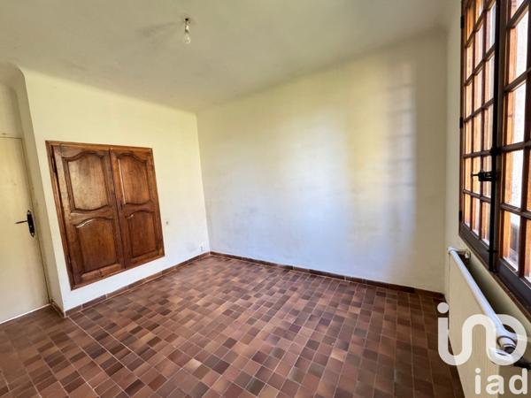 Maison 8 pièces de 177 m² à Châteauneuf-de-Gadagne (84470)