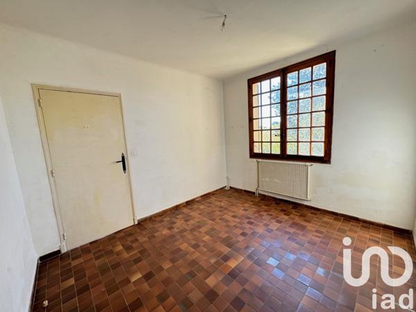 Maison 8 pièces de 177 m² à Châteauneuf-de-Gadagne (84470)