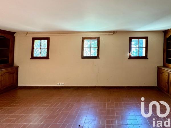 Maison 8 pièces de 177 m² à Châteauneuf-de-Gadagne (84470)