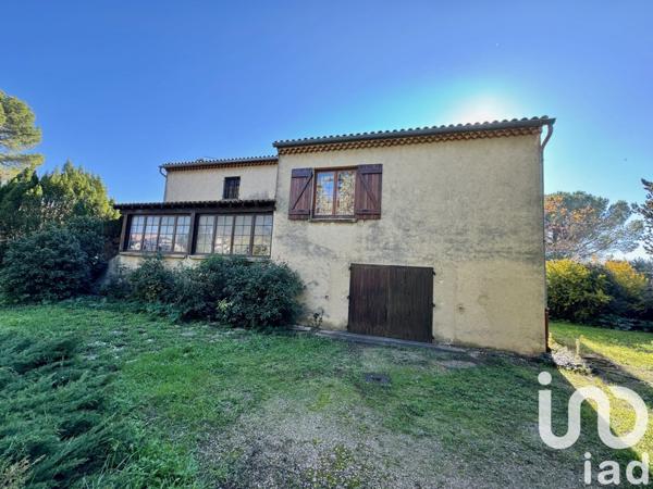 Maison 8 pièces de 177 m² à Châteauneuf-de-Gadagne (84470)