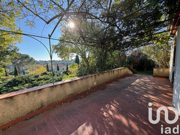 Maison 8 pièces de 177 m² à Châteauneuf-de-Gadagne (84470)