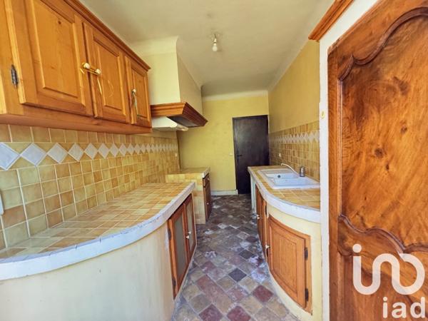 Maison 8 pièces de 177 m² à Châteauneuf-de-Gadagne (84470)