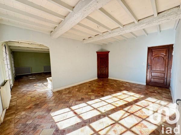 Maison 8 pièces de 177 m² à Châteauneuf-de-Gadagne (84470)