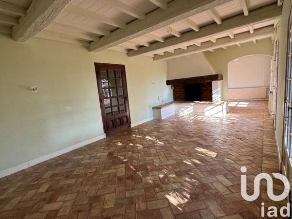 Maison 8 pièces de 177 m² à Châteauneuf-de-Gadagne (84470)