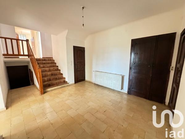 Maison 8 pièces de 177 m² à Châteauneuf-de-Gadagne (84470)