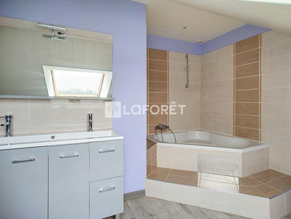 Location appartement près de QUENOCHE - 3 pièce(s) - 65 m² - 595 €/mois