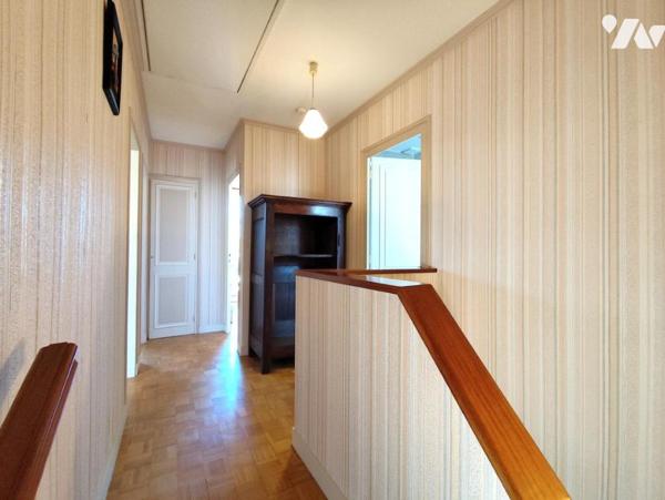 Maison 3/4 chambres - garage - grenier atelier jardin.