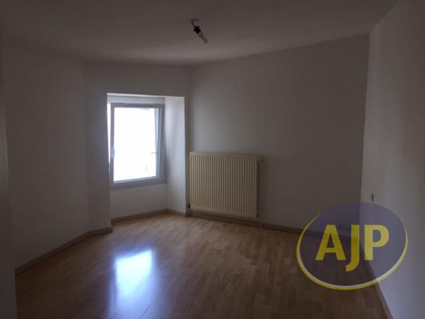 Location appartement Cugand : 450 € - AJP Immobilier Clisson