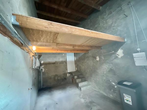 A Rénover: Maison de cheminot 73m2, jardin 207m2 avec un garage