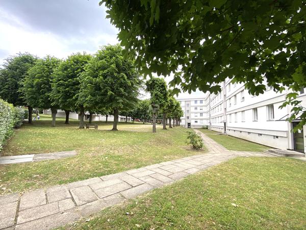 Appartement Nanterre 4 pièce(s)-66 m² €279 000 ** - Référence 15091