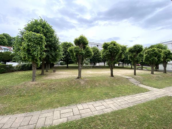 Appartement Nanterre 4 pièce(s)-66 m² €279 000 ** - Référence 15091