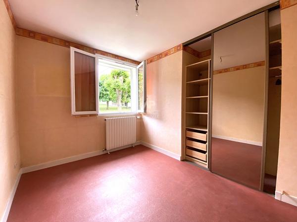 Appartement Nanterre 4 pièce(s)-66 m² €279 000 ** - Référence 15091