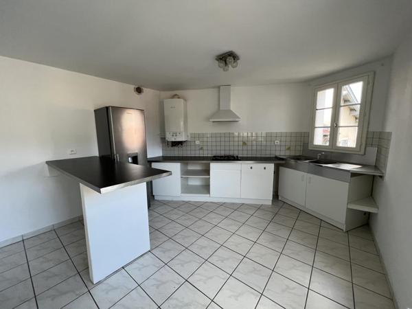 REF 11431 - 10 rue Sous Sainte Claire - F3 au 3ème étage